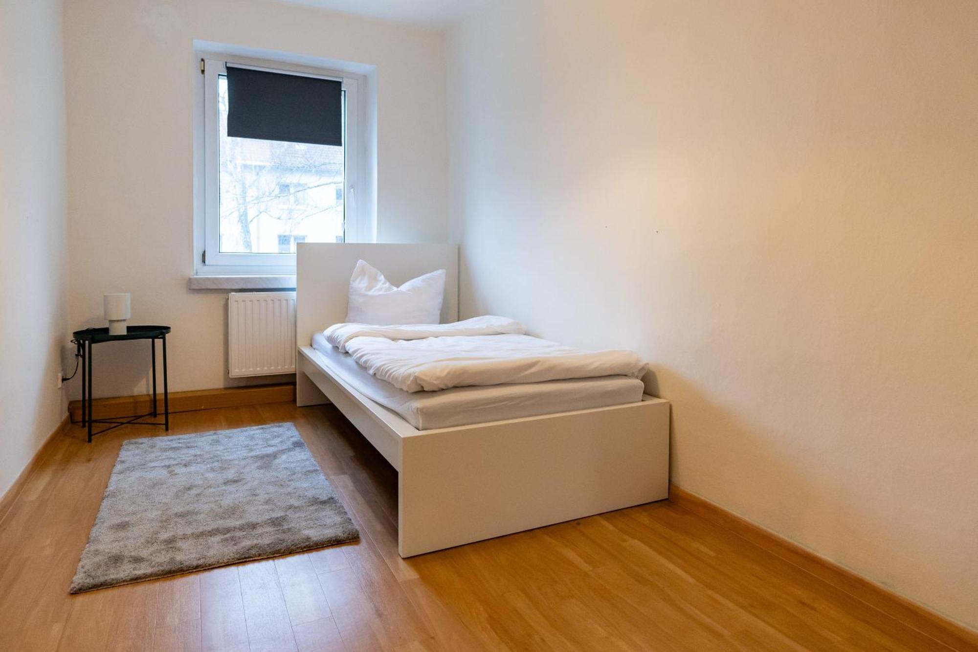 Moderne 4 Zimmer Wohnung Vollausgestattet Und Moebliert ハレ エクステリア 写真