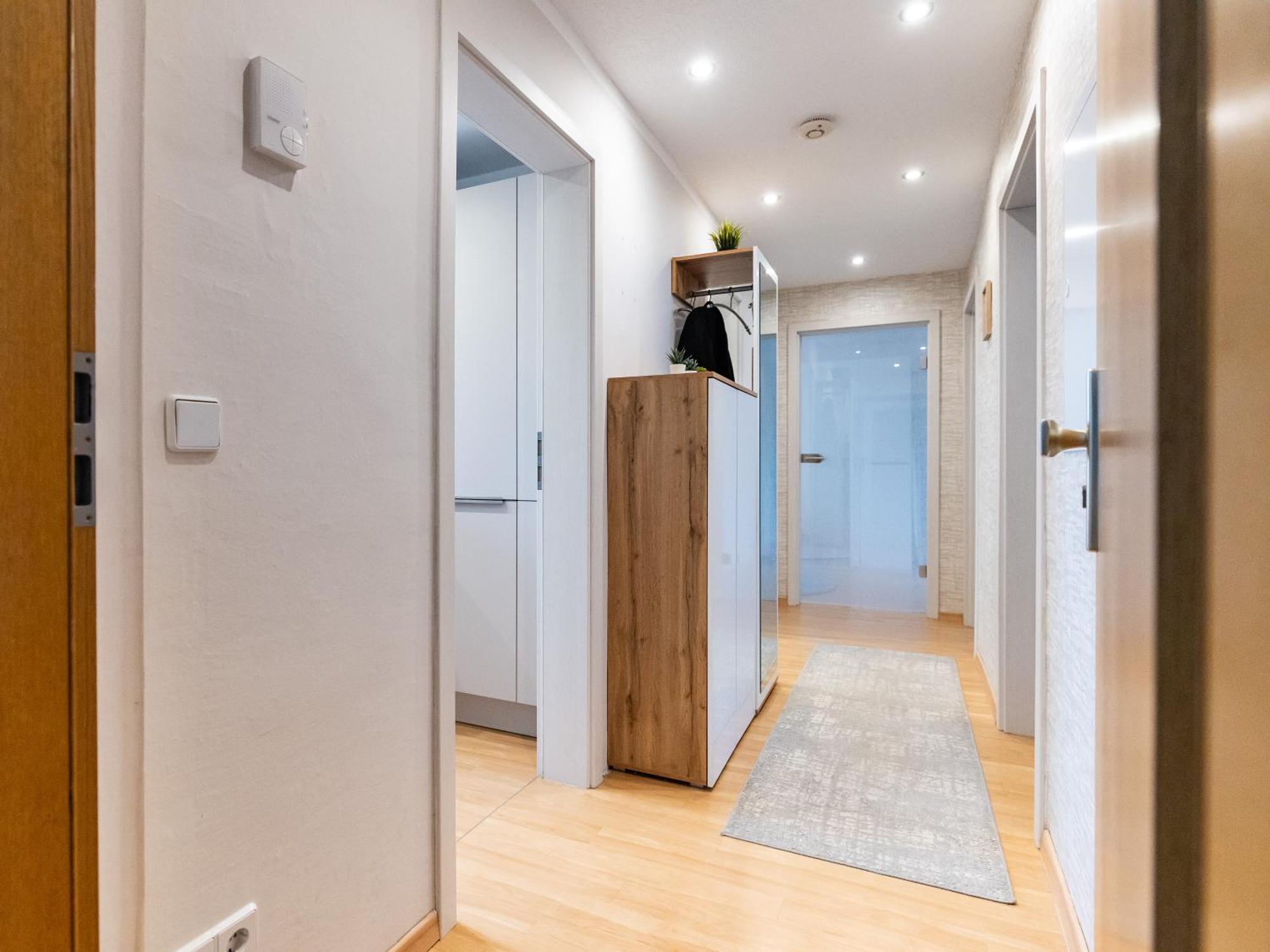 Moderne 4 Zimmer Wohnung Vollausgestattet Und Moebliert ハレ エクステリア 写真