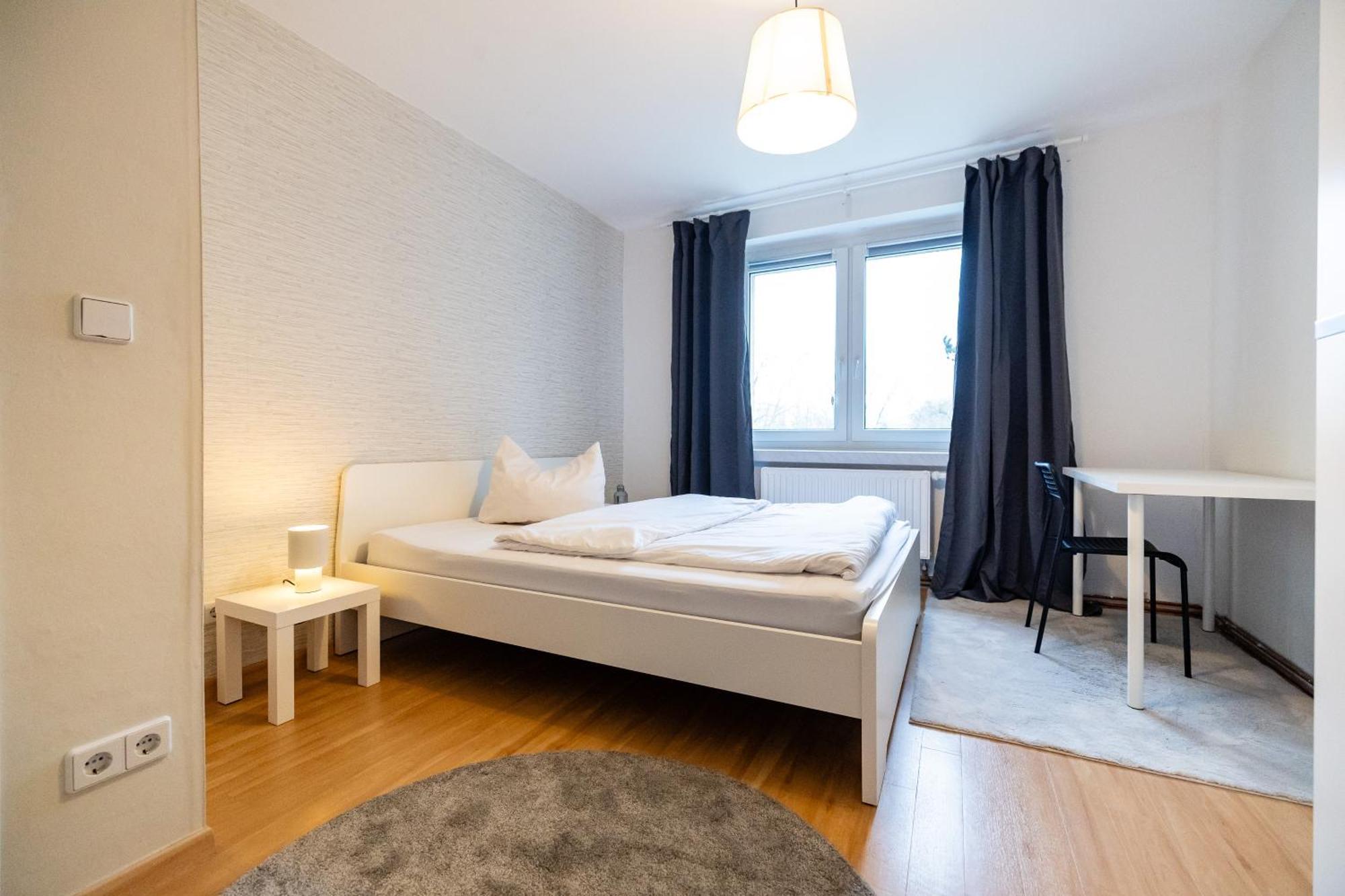 Moderne 4 Zimmer Wohnung Vollausgestattet Und Moebliert ハレ エクステリア 写真