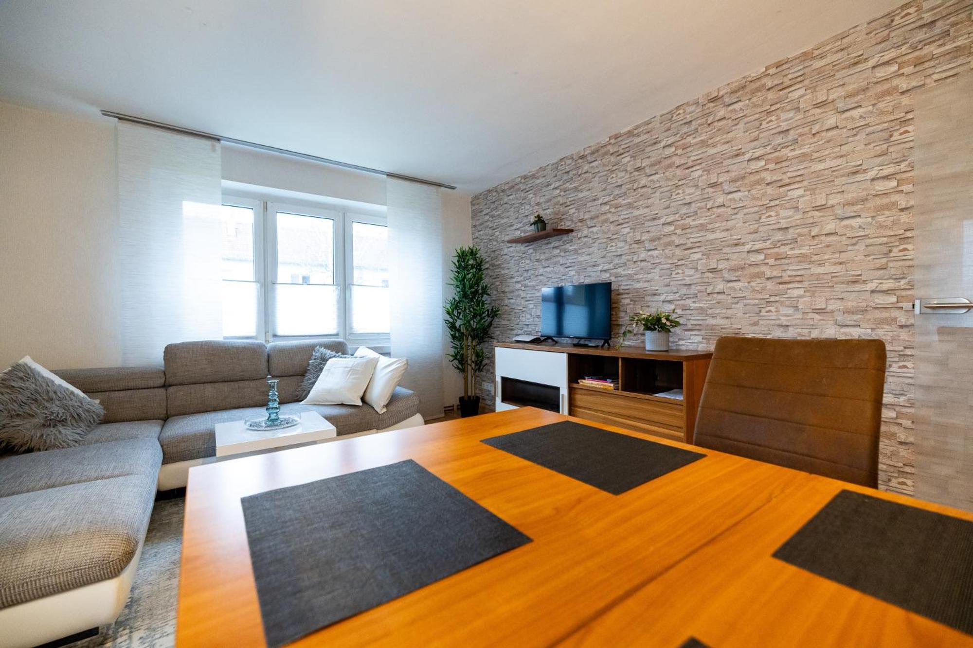 Moderne 4 Zimmer Wohnung Vollausgestattet Und Moebliert ハレ エクステリア 写真